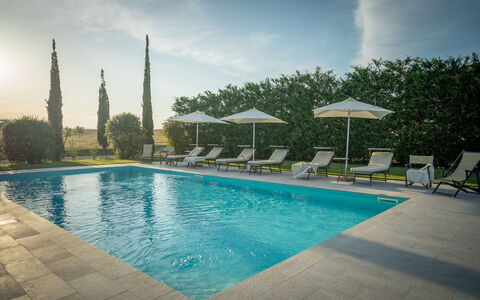 Villa Cassia: Swimming Pool, Property, Leisure, Building, Real Estate, Vacation, House, Resort, Sky, Tree