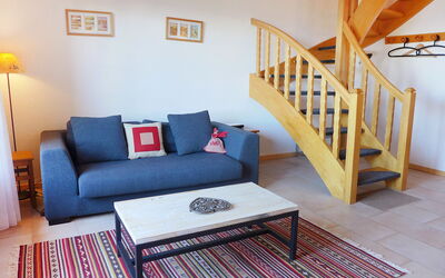 Ermitage 13 996.1: Furniture, Room, Property, Interior Design, Yellow, Floor, House, Living Room, Building, Real Estate