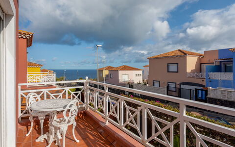 La Marea: Cloud, Sky, Building, Wood, Outdoor Furniture, House, Body Of Water, Seaside Resort, Leisure, Shade