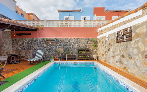La Marea: Water, Plant, Sky, Cloud, Swimming Pool, Property, Building, Azure, Shade, Body Of Water