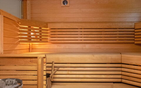 Paltamon Golfhovi a (Sis. 2 Golf Pelioikeutta): Wood, Snow, Winter, Cottage, Freezing, Home, Log Cabin, Larch, Siding