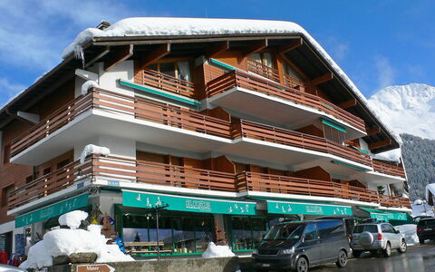 Atlantic 112: Architecture, Transport, Winter, Building, Snow, Real Estate, House, Hill Station, Leisure, Hotel
