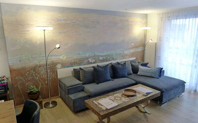 Bennico 400.5: Room, Property, Furniture, Interior Design, Wall, Floor, Living Room, Building, House, Table