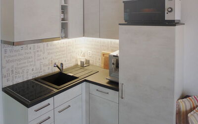 Accommodation:&nbsp;Ladasa 400.3