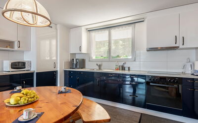Accommodation:&nbsp;Treblani 400.7