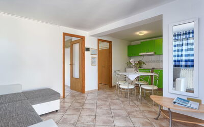 Accommodation:&nbsp;Nika 109.4