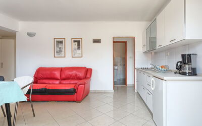 Accommodation:&nbsp;Nika 109.1