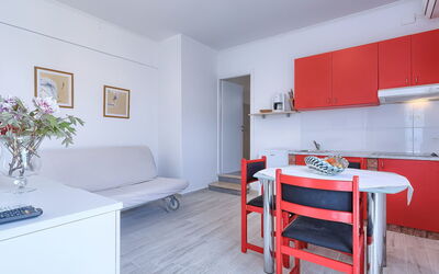 Accommodation:&nbsp;Nika 109.5