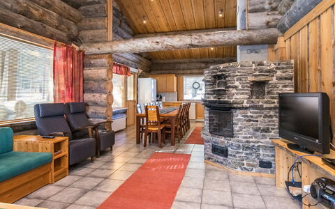 Kujakieppi: Grass, House, Cottage, Land Lot, Home, Estate, Lawn, Siding, Farmhouse, Porch
