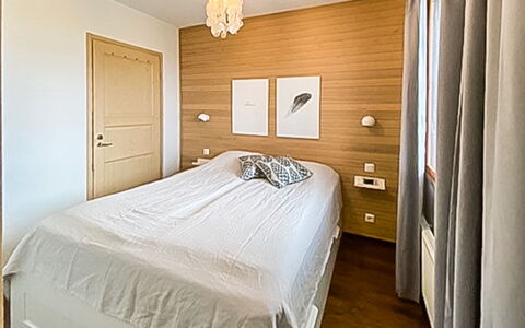 Länsirinne C 12: Furniture, Interior Design, Bed, Bedroom, Wall, Flooring, Floor, Wood, Ceiling, Room