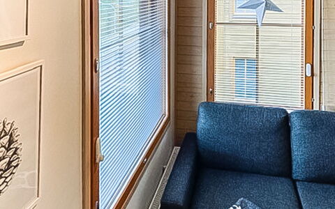 Länsirinne C 12: Wood, Interior Design, Floor, Flooring, Furniture, Living Room, Room, Apartment, Couch, Window Covering