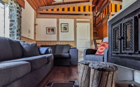 Salakolo 2: Flooring, Wood, Furniture, Interior Design, Floor, Ceiling, Couch, Living Room, Room, Lighting
