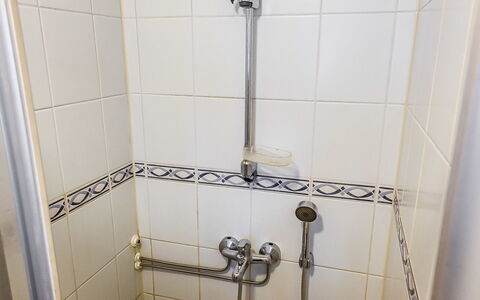 Hoviranta: Plumbing Fixture, Bathroom, Plumbing, Shower, Shower Head, Shower Bar, Tile, Shower Panel, Tap