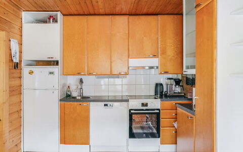 Levinstone: Kitchen Appliance, Kitchen, Major Appliance, Countertop, Flooring, Wood, Cabinetry, Floor, Refrigerator, Kitchen Sink