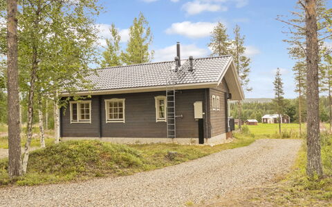 Lonnakko: Wood, House, Cottage, Home, Roof, Land Lot, Rural Area, Siding, Garden Buildings, Shed