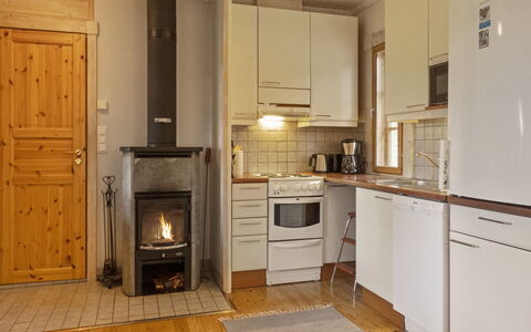 Lonnakko: Flooring, Wood, Floor, Wood Flooring, Interior Design, Major Appliance, Room, Kitchen Appliance, Wood Stain, Furniture