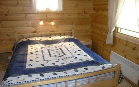 Iso Marina: Furniture, Bedroom, Bed, Wood, Floor, Flooring, Interior Design, Bedding, Room, Bed Sheet
