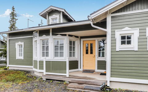 Rukan Taikavuosselin Helmi 8 B: Wood, Snow, Cottage, Winter, Roof, Home, Freezing, Log Cabin, Siding, Slope