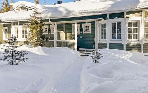 Rukan Taikavuosselin Helmi 8 B: Snow, Winter, House, Home, Roof, Cottage, Freezing, Siding, Slope, Sash Window