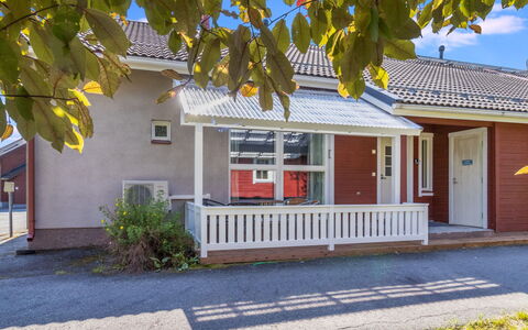 Tahko Ski Koivulantie: Building, Window, House, Residential Area, Roof, Home, Neighbourhood, Architecture, Door, Cottage