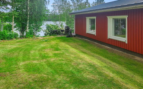 Ellilä: Grass, Land Lot, Lawn, Garden, Cottage, Backyard, Groundcover, Yard, Farmhouse