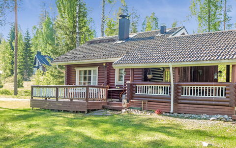 Tahkon Nipashonka 2 a: Wood, House, Cottage, Home, Roof, Porch, Farmhouse, Siding, Log Cabin, Estate