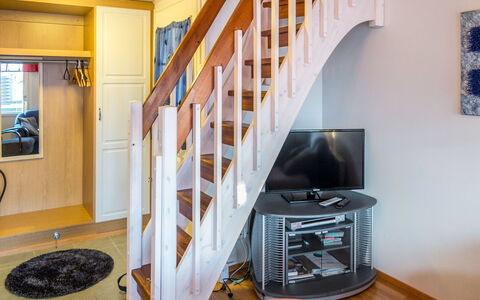 Point Vale 4 As 3: Furniture, Interior Design, Flooring, Floor, Table, Ceiling, Kitchen & Dining Room Table, Lighting, Chair, Home