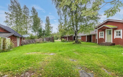 Tähdikki: Grass, House, Rural Area, Plain, Cottage, Land Lot, Roof, Shrub, Residential Area