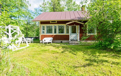 Piennarpää: Wood, Snow, Cottage, Winter, Roof, Home, Freezing, Log Cabin, Siding, Slope