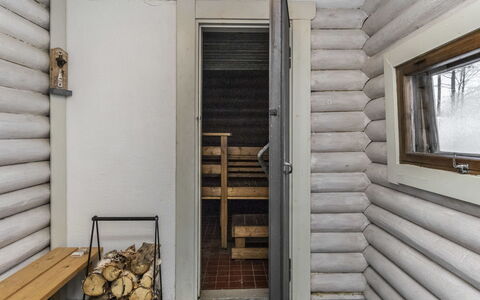 Eemilin Huvila: Wood, Snow, Winter, Cottage, Freezing, Home, Log Cabin, Larch, Siding