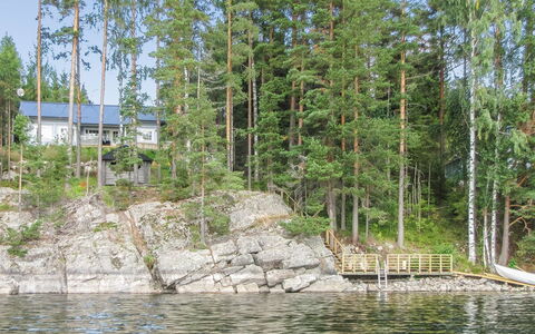 Norppa: Wood, Snow, Cottage, Winter, Roof, Home, Freezing, Log Cabin, Siding, Slope