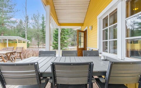 Keltavuokko: Wood, Furniture, Flooring, Floor, Interior Design, Porch, Home, Chair, Ceiling, Shade