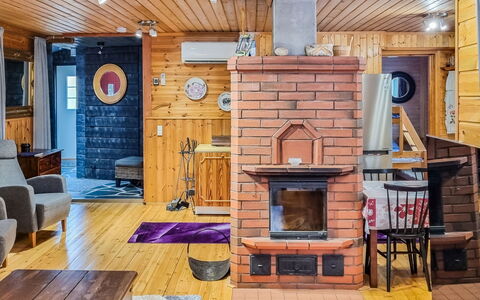Minervahovi: Wood, Room, Cottage, Wood Stain, Hardwood, Log Cabin, Hearth, Living Room, Lumber, Plank