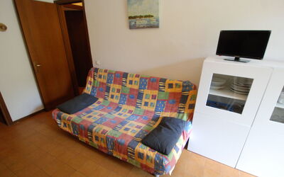 Accommodation:&nbsp;White Star 380.1