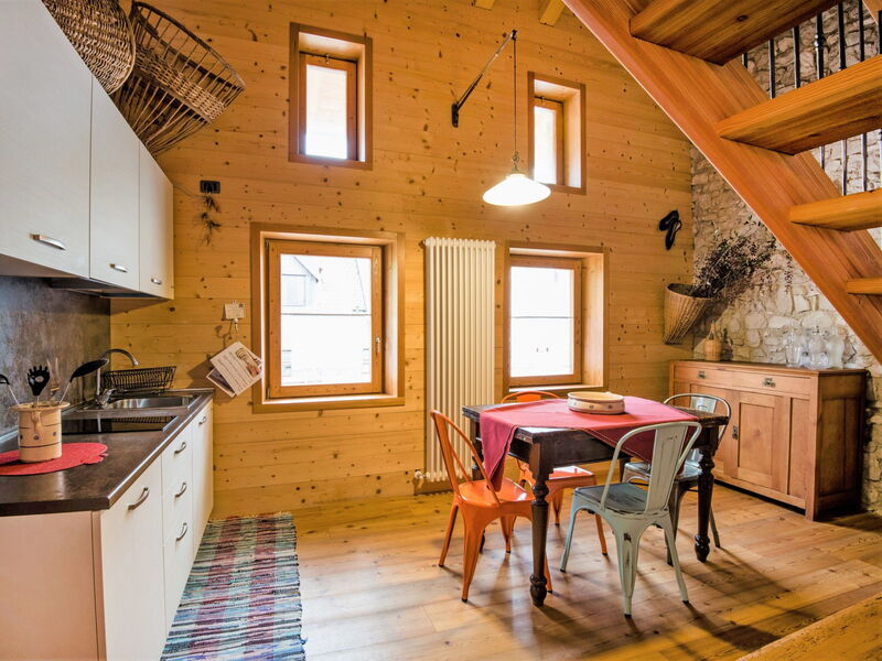 Accommodation:&nbsp;Albergo Diffuso - Cjasa Ustin 100.3