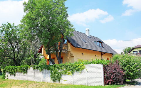 Albizia: Property, House, Home, Tree, Residential Area, Building, Cottage, Neighbourhood, Real Estate, Rural Area