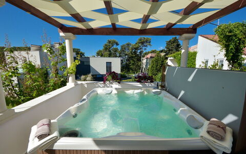 Bila Vila: Swimming Pool, Property, House, Building, Real Estate, Home, Leisure, Estate, Backyard, Architecture