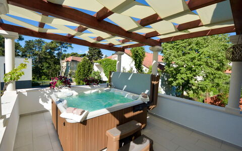 Bila Vila: Plant, Shade, Outdoor Furniture, Interior Design, Wood, Building, Leisure, Residential Area, Roof, Eco Hotel