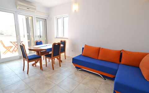 Accommodation:&nbsp;Golub 200.2