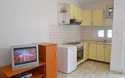 Accommodation:&nbsp;Golub 200.2