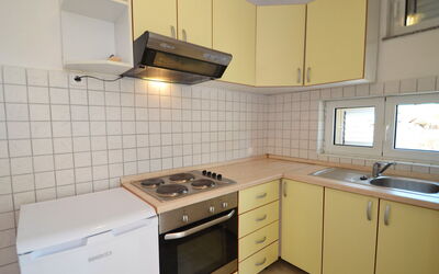 Accommodation:&nbsp;Golub 200.2
