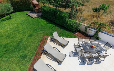 Lana: Plant, Land Lot, Urban Design, Grass, Biome, Groundcover, Landscape, Real Estate, Outdoor Furniture, Flowerpot