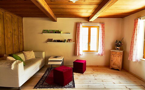 Egggraben: Ceiling, Room, Interior Design, Building, Property, Furniture, Beam, House, Floor, Wood