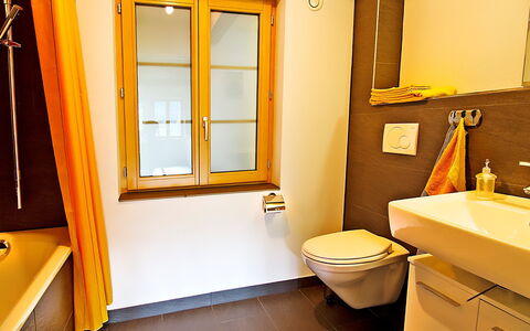 Egggraben: Bathroom, Room, Property, Yellow, Interior Design, Floor, Building, Plumbing Fixture, Bathroom Cabinet, House