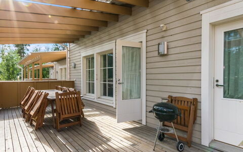 4 Seasons Hymy a: Waterway, Bank, Watercourse, Lake, Cottage, Forest, Channel, Reservoir, Log Cabin