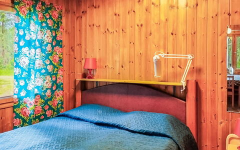 Kanerva 6: Wood, Bedroom, Furniture, Bed, Interior Design, Bed Sheet, Textile, Bedding, Bed Frame, Room