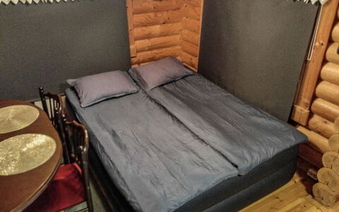 Erätorsa: Wood, Bedroom, Floor, Bed, Bed Sheet, Flooring, Furniture, Bedding, Room, Bed Frame