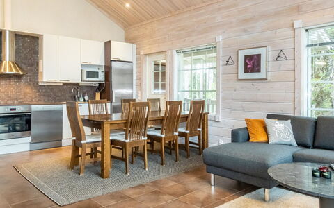 Atrin Suvanto a: Wood, Snow, Cottage, Winter, Roof, Home, Freezing, Log Cabin, Siding, Slope