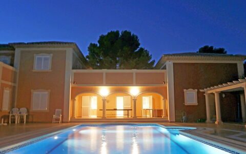 Villa Orquideas: Water, Sky, Plant, Building, Property, Swimming Pool, Window, Tree, Interior Design, Shade