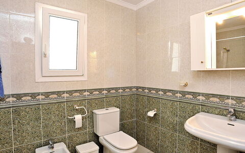 Montemar: Mirror, Plumbing Fixture, Property, Tap, Bathroom Sink, Sink, White, Bathroom, Building, Black